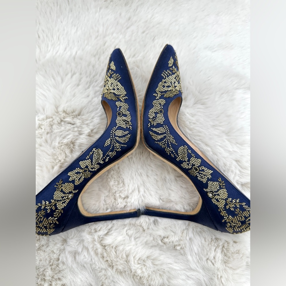 Manolo Blahnik Crystal Embellished Satin Pumps floral accents Navy Blue 37 US 7 - Picture 5 of 10